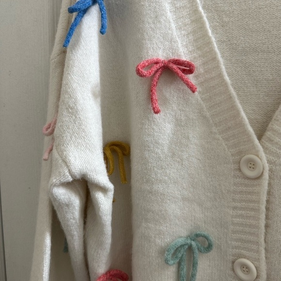 Luna Ivy Women's White Sweater with Colorful Bow Accents Sz M - Picture 5 of 8